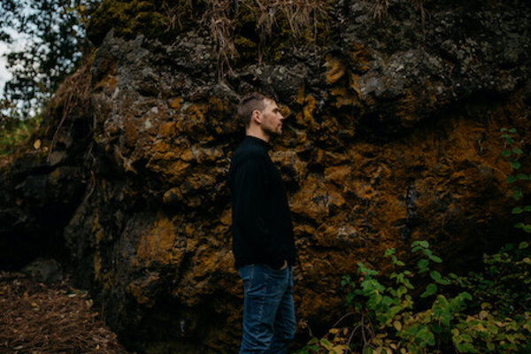 Justin Lantrip portrait with guitar